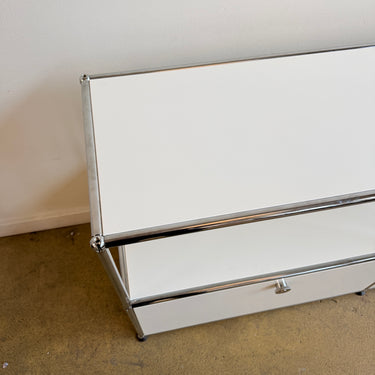 USM Haller 2X2 Medium Size - Pure White