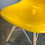 Authentic! Herman Miller Eames Molded Fiberglass Side Chair