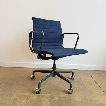 Herman Miller Eames Aluminum Group Chair