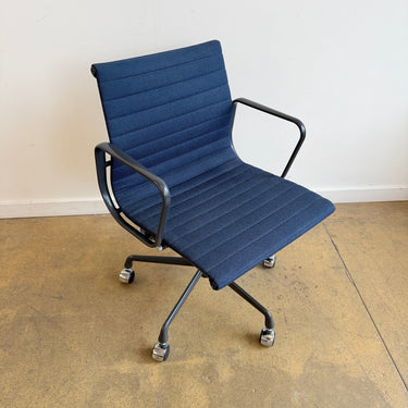 Herman Miller Eames Aluminum Group Chair