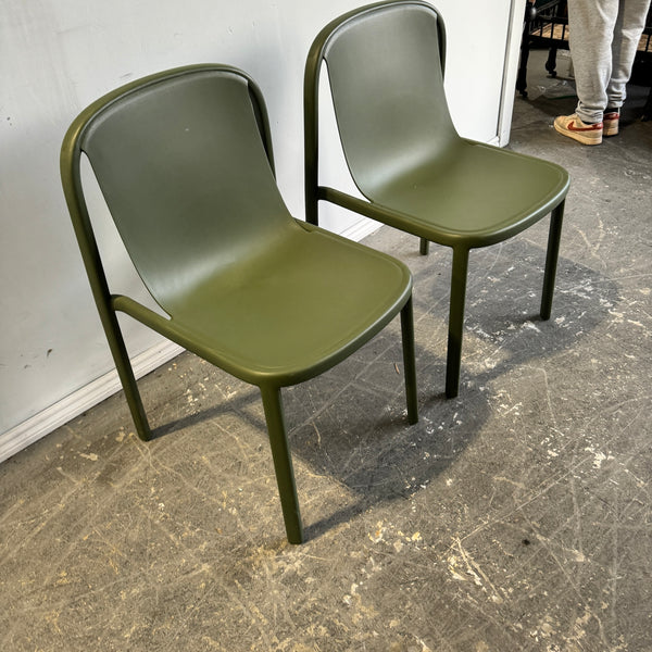 Blu Dot Indoor/ outdoor set of 2 Decade dining chairs