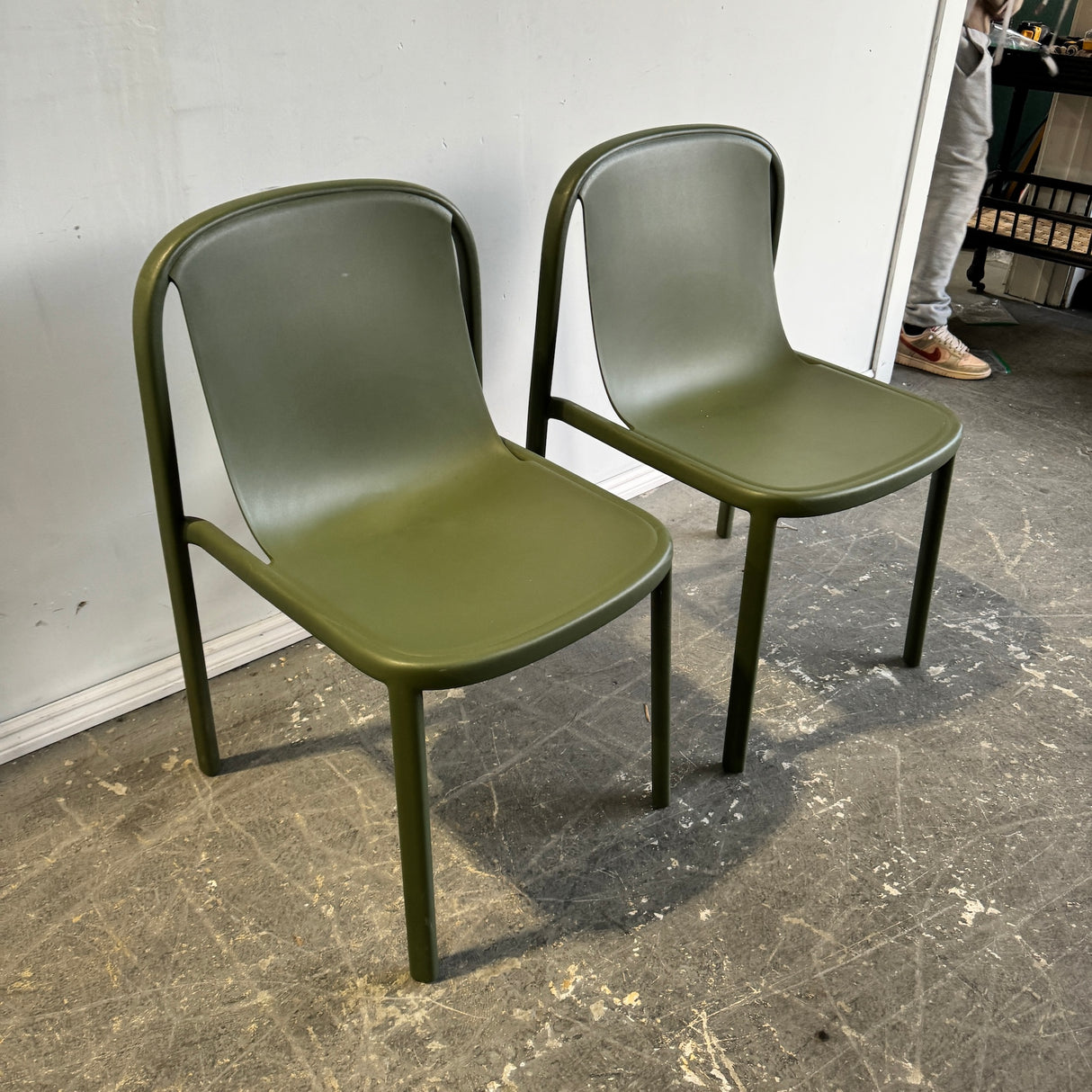 Blu Dot Indoor/ outdoor set of 2 Decade dining chairs