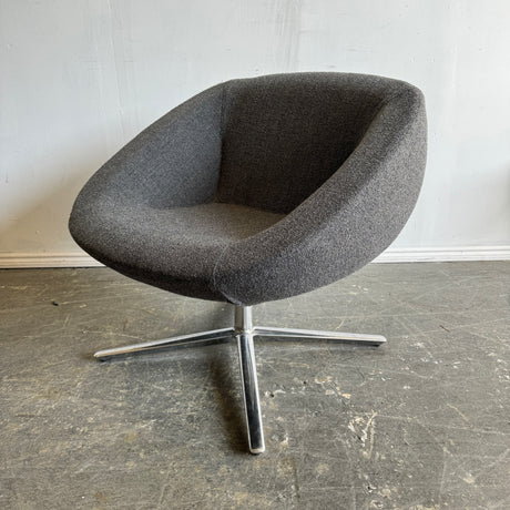 Andreu World Wok Swivel lounge chair by Javier Mariscal