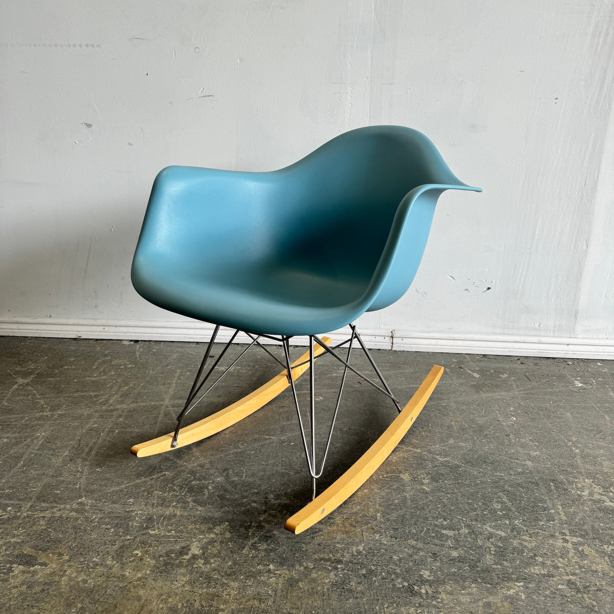 Authentic Herman Miller Eames Molded Plastic Rocking chair – enliven mart