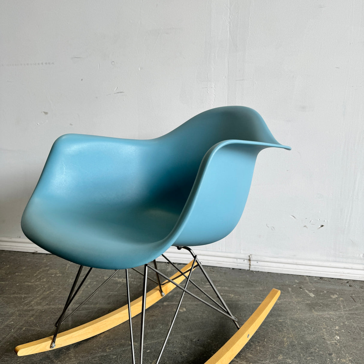 Authentic Herman Miller Eames Molded Plastic Rocking chair – enliven mart