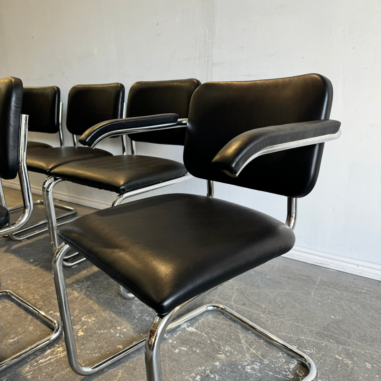 Authentic! Knoll Marcel Breuer Set of 8 Leather Cesca Chairs