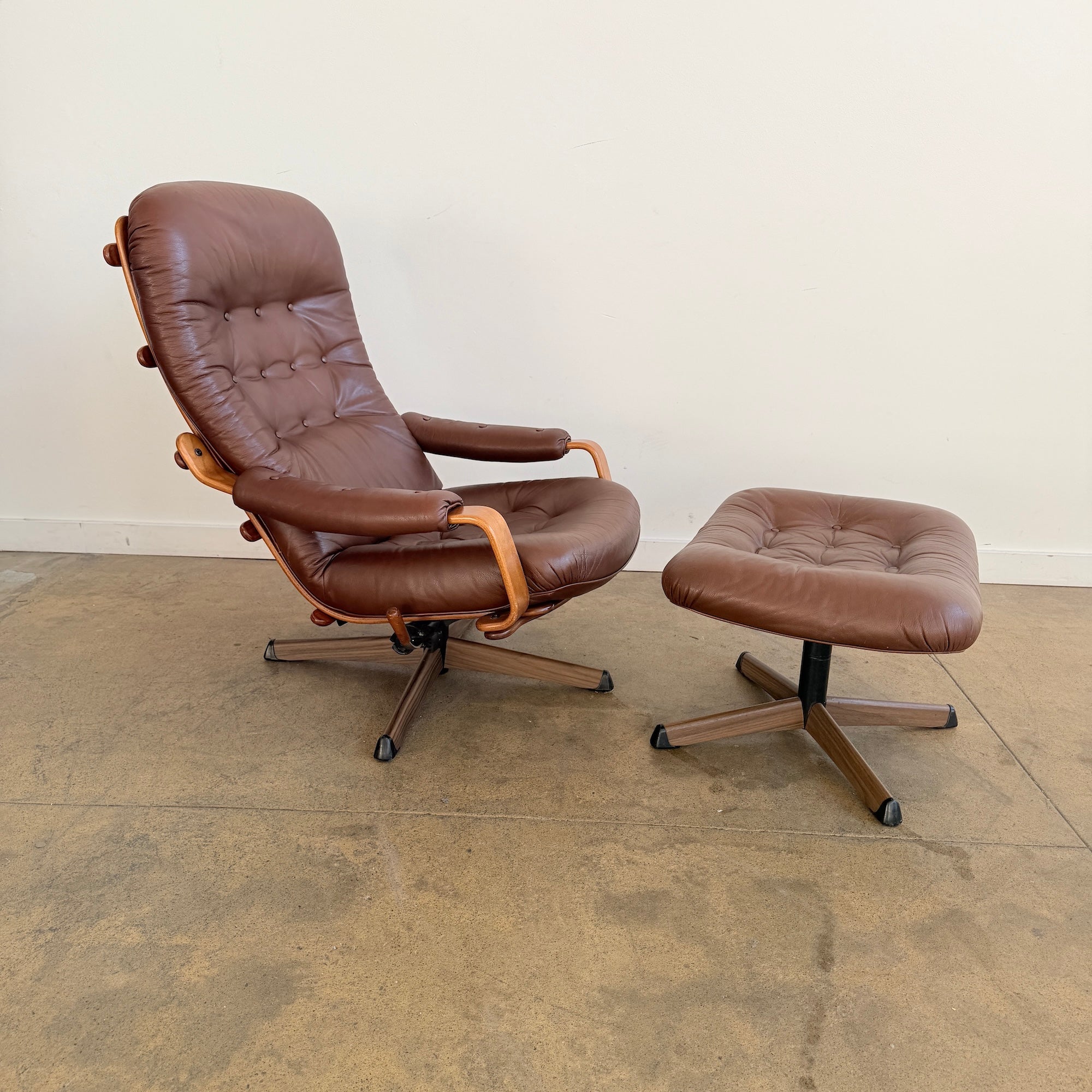 Vintage Göte Mobler Reclining Swivel lounge chair with Ottoman