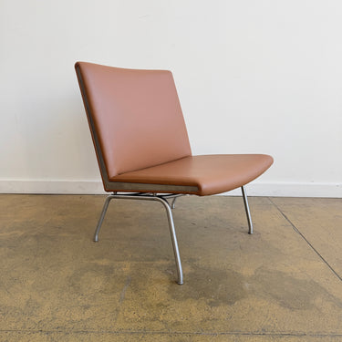 Hans J. Wegner Ch401 Airport Chair by Carl Hansen & Søn