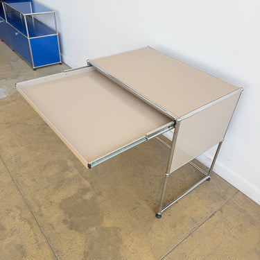USM Haller Compact Desk with Pullout Tray - Beige