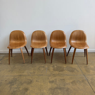 Gubi 3d Walnut wood dining chair - Set of 4
