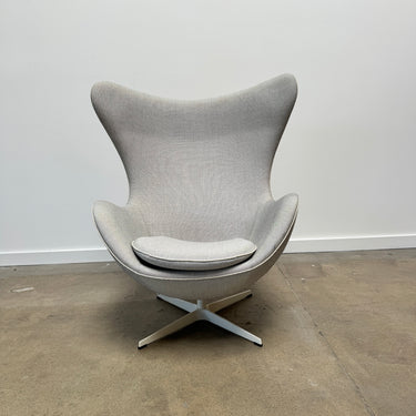 Authentic! Fritz Hansen Arne Jacobsen Egg chair by Design Within Reach