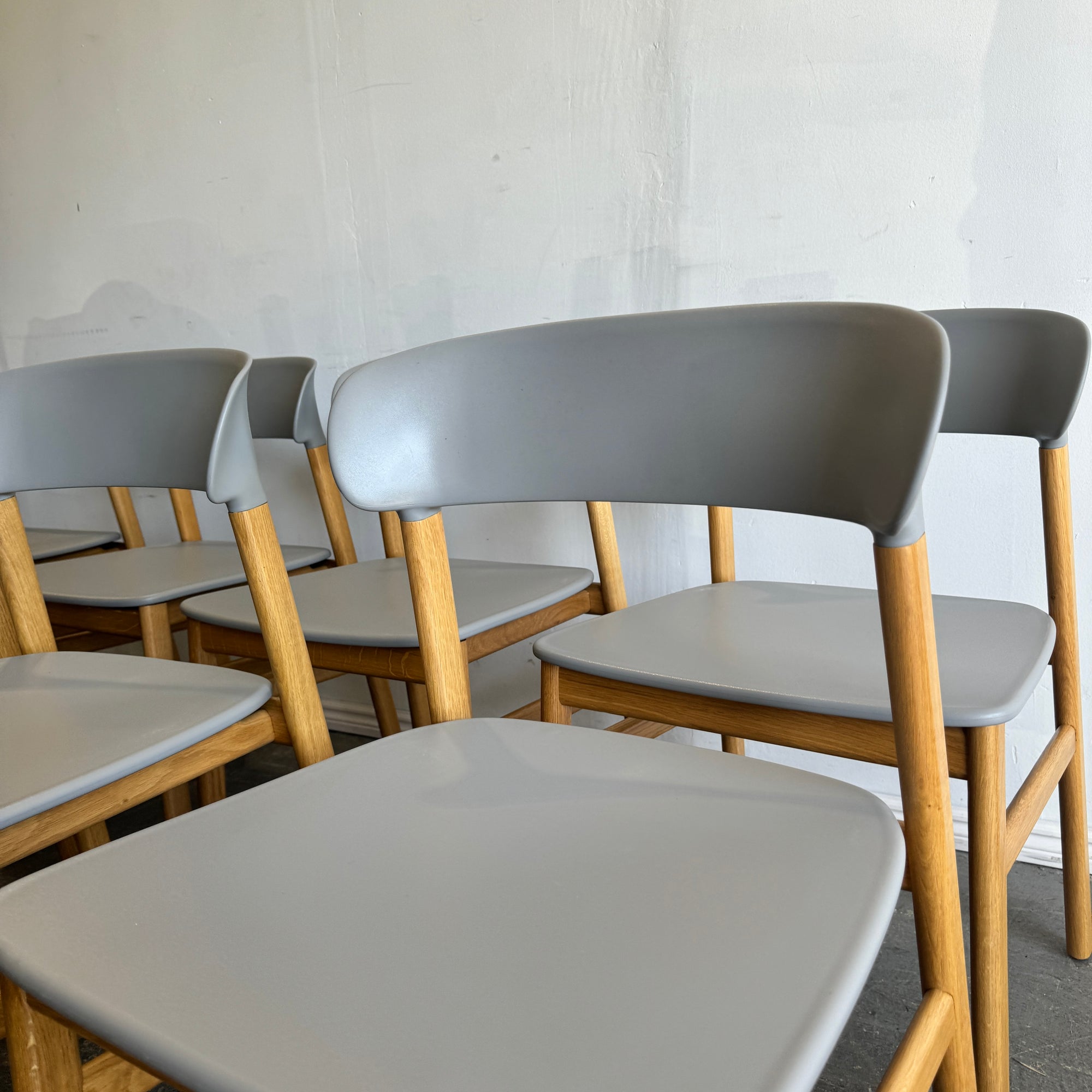 Normann Copenhagen Set of 8 Form chair, white - oak