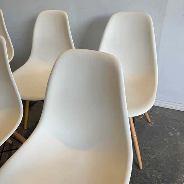 Authentic Herman Miller set of 6 Eames plastic molded chairs
