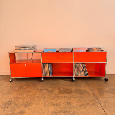 USM Haller 3X2 Vinyl Station on Large Casters - Orange