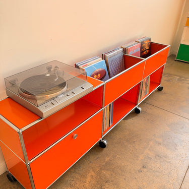 USM Haller 3X2 Vinyl Station on Large Casters - Orange