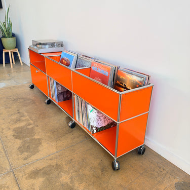 USM Haller 3X2 Vinyl Station on Large Casters - Orange