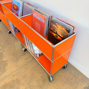 USM Haller 3X2 Vinyl Station on Large Casters - Orange