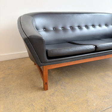 Danish Modern Lennart Bender “Corona” Leather Sofa for Ulferts