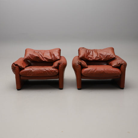 Vintage Cassina PAIR OF Marlunga Lounge chairs by Vico Magistretti