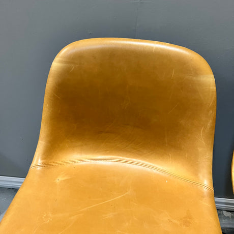 Muuto Fiber Leather Set of 5 Swivel Side Chair