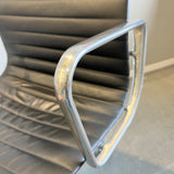 Authentic Eames Aluminum Group Management leather Chair