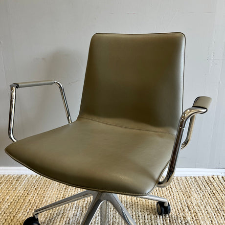 Andreu World Flex Chair