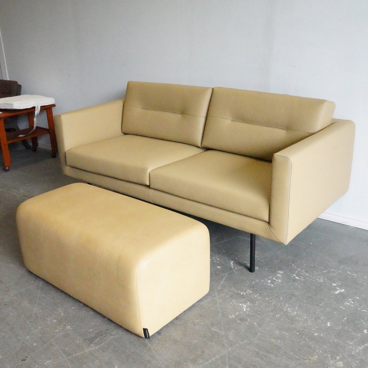 Andreu World Top grain Leather Element sofa - enliven mart
