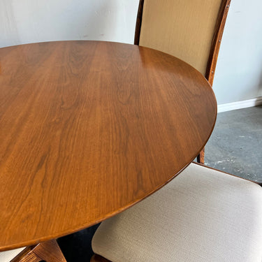 Authentic Knoll Eero Saarinen 42 dining table - enliven mart