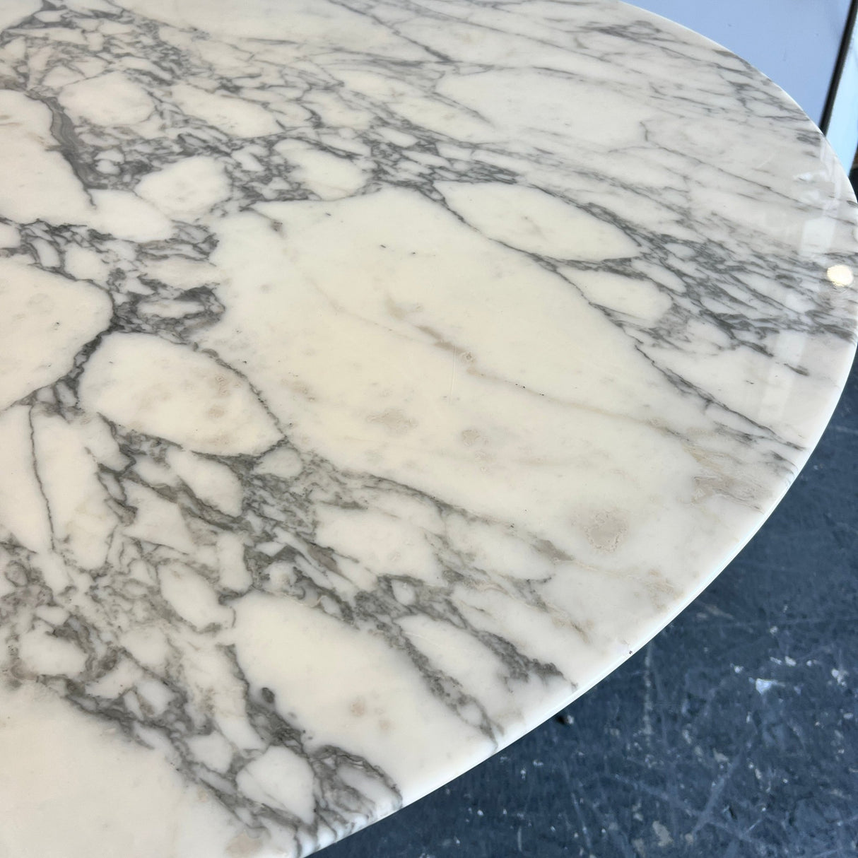 Authentic Knoll Saarinen 54' Marble Dining Table - enliven mart