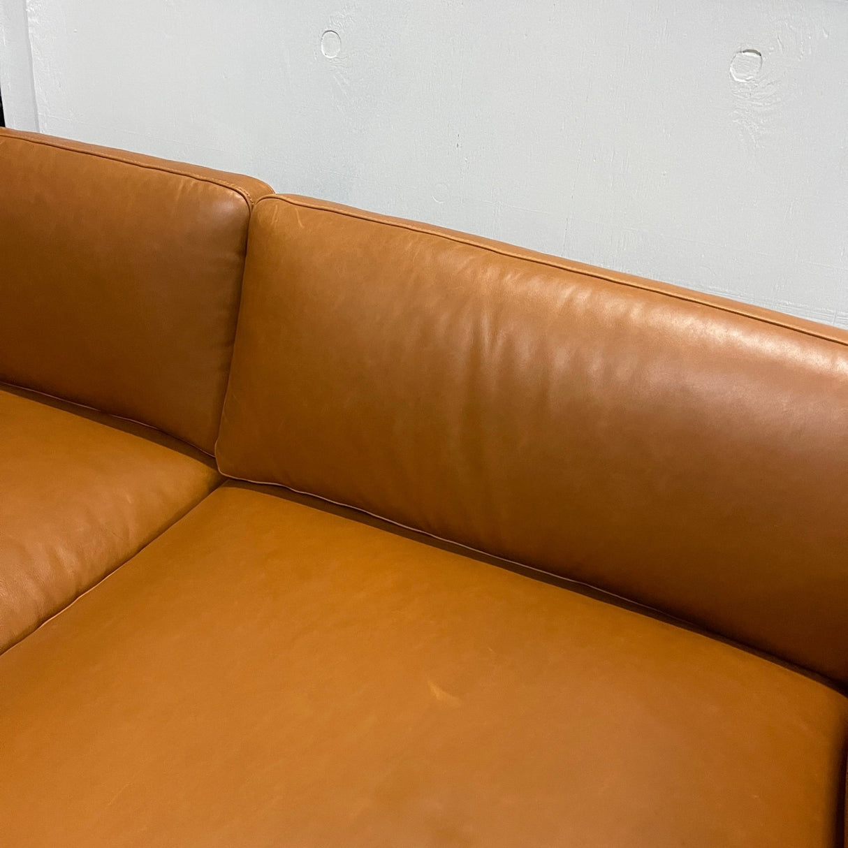 Design Within Reach Muuto Outline leather Sofa (Retail $6500+) - enliven mart