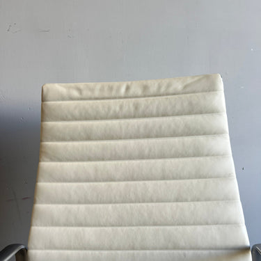 Herman Miller Eames Aluminum Executive Group Chair - enliven mart