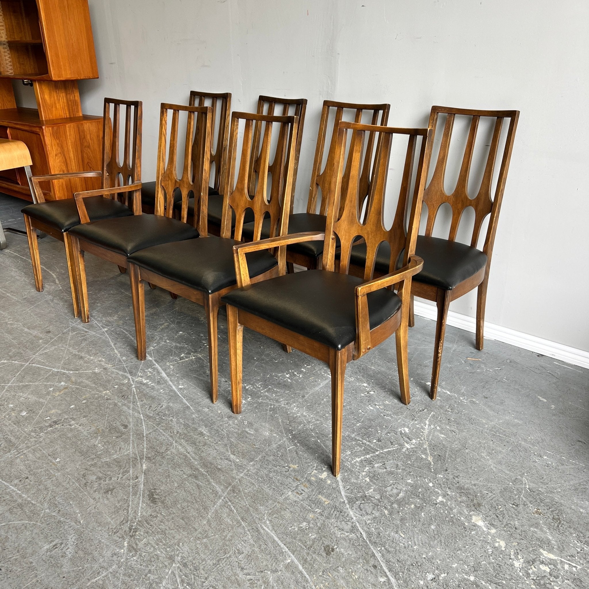 Broyhill sales brasilia chairs