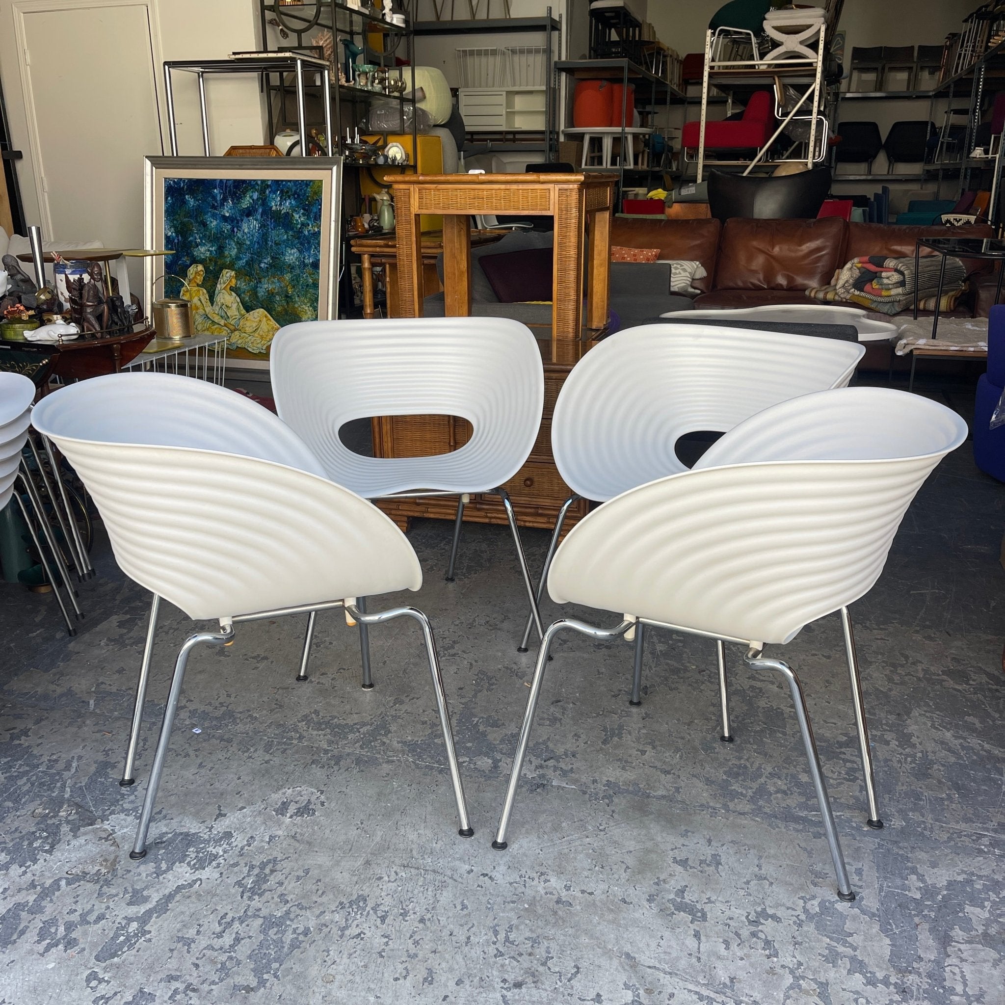 https://www.enlivenmart.com/cdn/shop/products/tom-vac-shell-chair-designed-by-ron-arad-by-vitra-163733.jpg?v=1690473127&width=2048