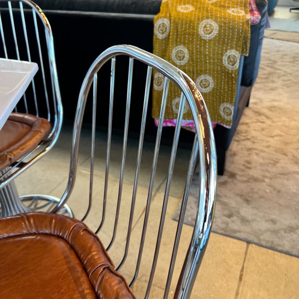 Vintage italian chairs top