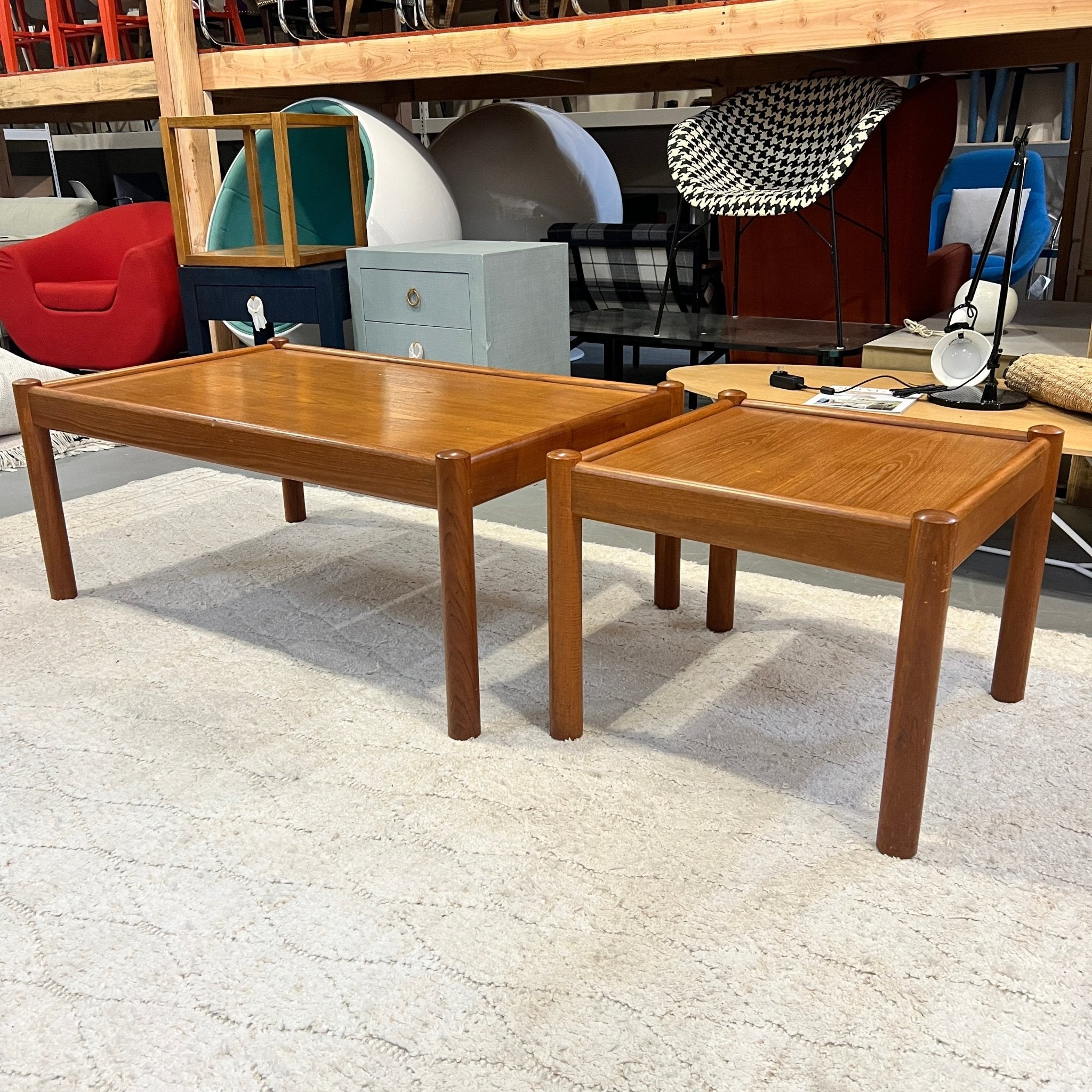 Retro teak coffee outlet table